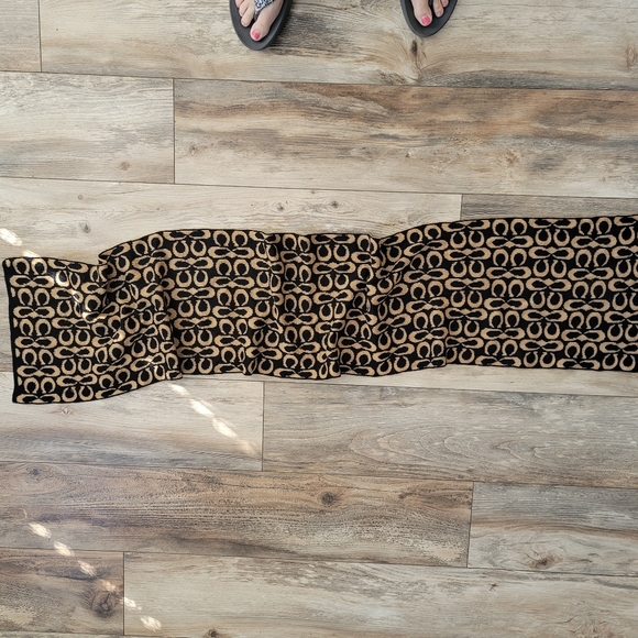 Coach Scarf - Picture 3 of 5